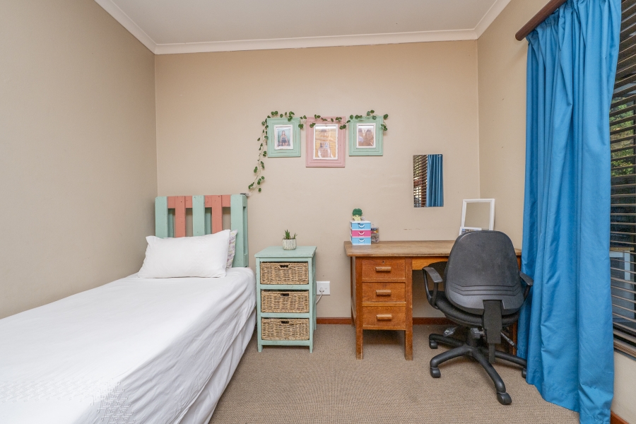 5 Bedroom Property for Sale in Protea Heights Western Cape